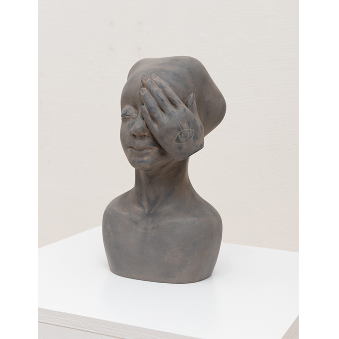 目を閉じてこころ開いて