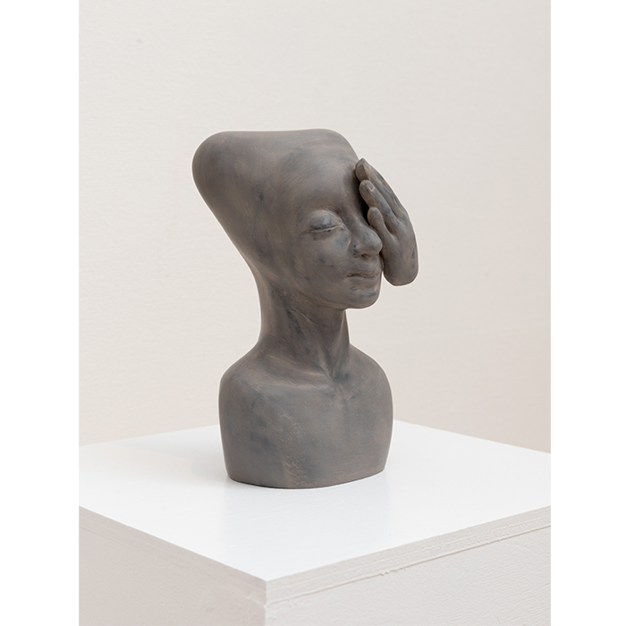 目を閉じてこころ開いて