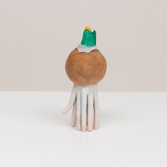 球根から根が生えて