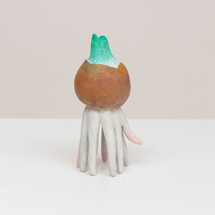 球根から根が生えて