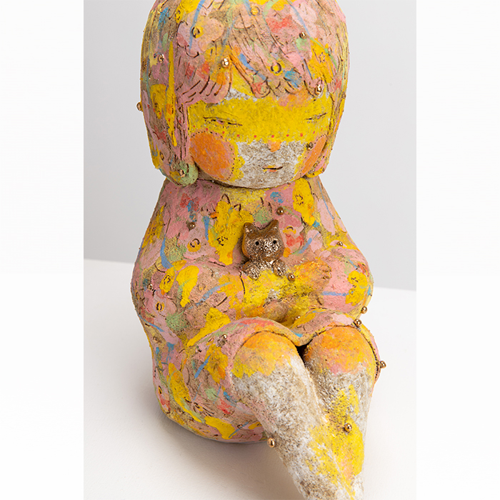 金のねこ　だっこ